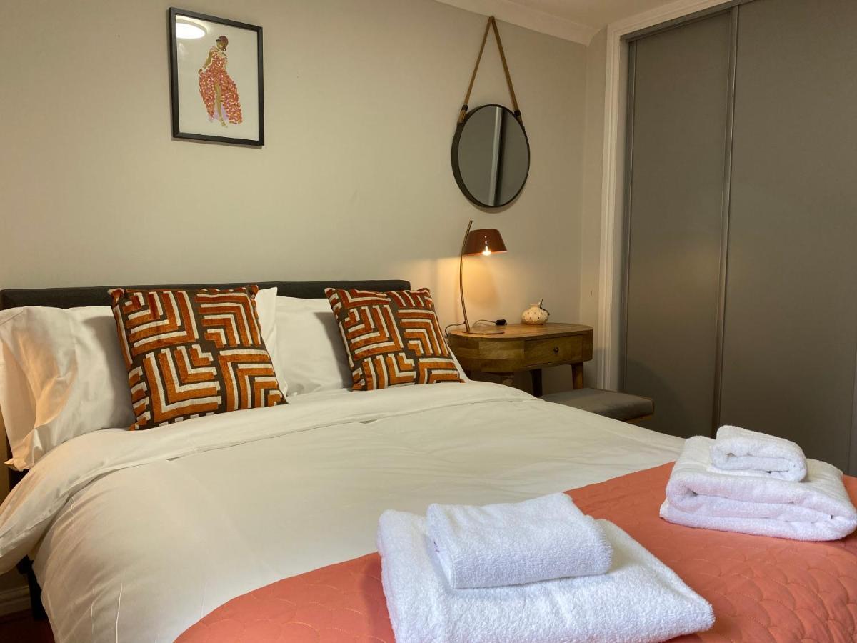 אדינבורו Private Main Door Lovely 2 Bedroom Apartment מראה חיצוני תמונה